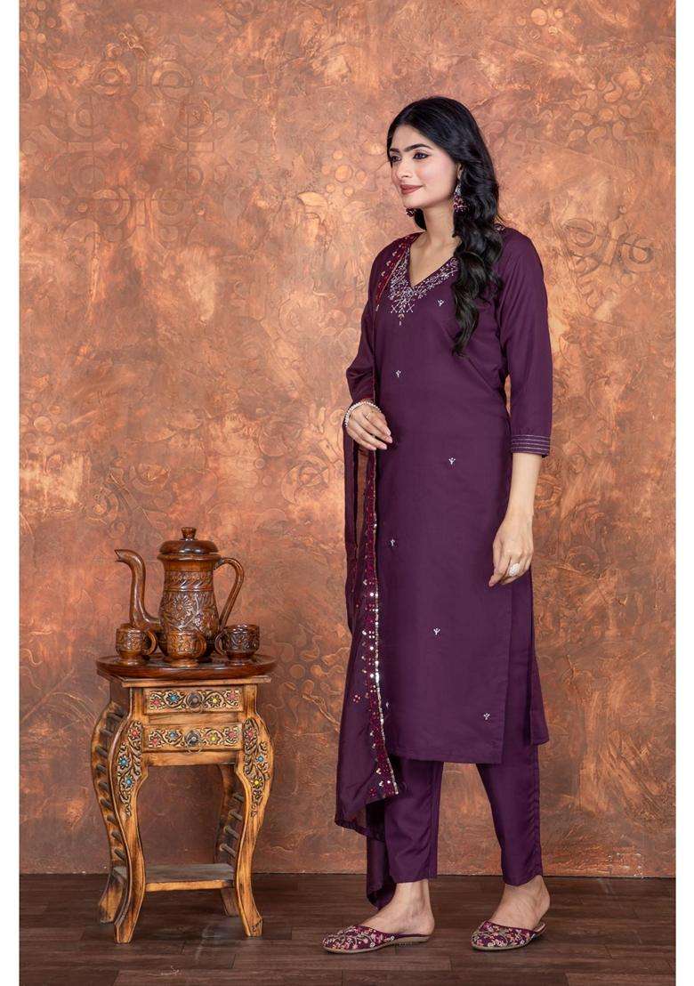 Purple Embroidery Silk Blend Kurta Set - Indya