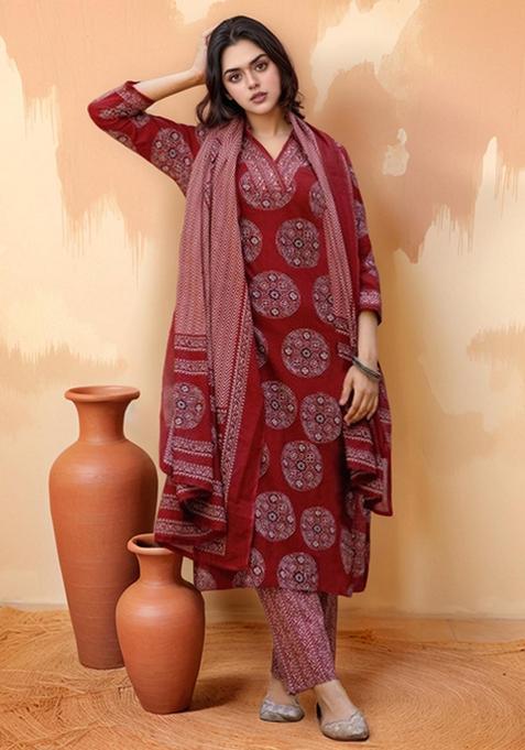Red Floral Rayon Kurta Set — view on Indya