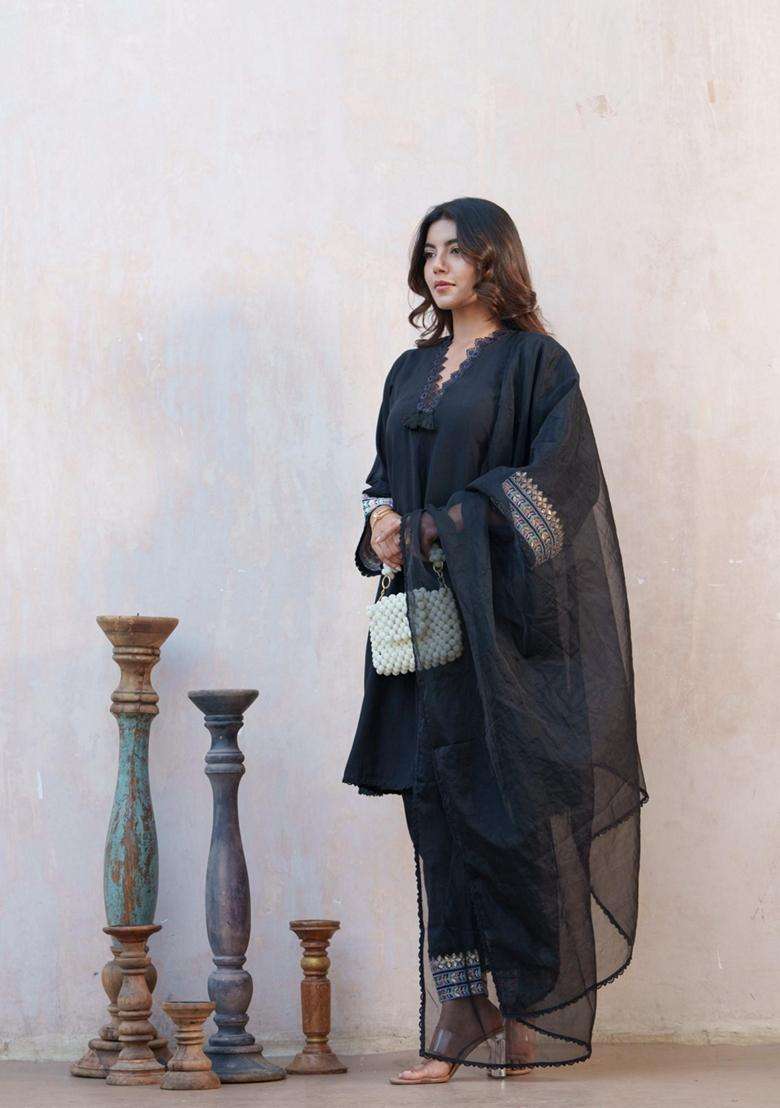 Black Solid Silk Blend Kurta Set - Indya