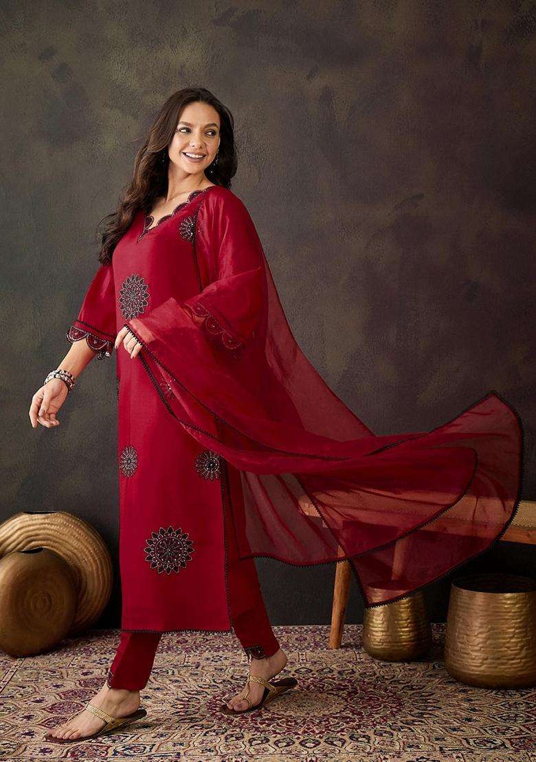 Red Embroidery Silk Blend Kurta Set - Indya