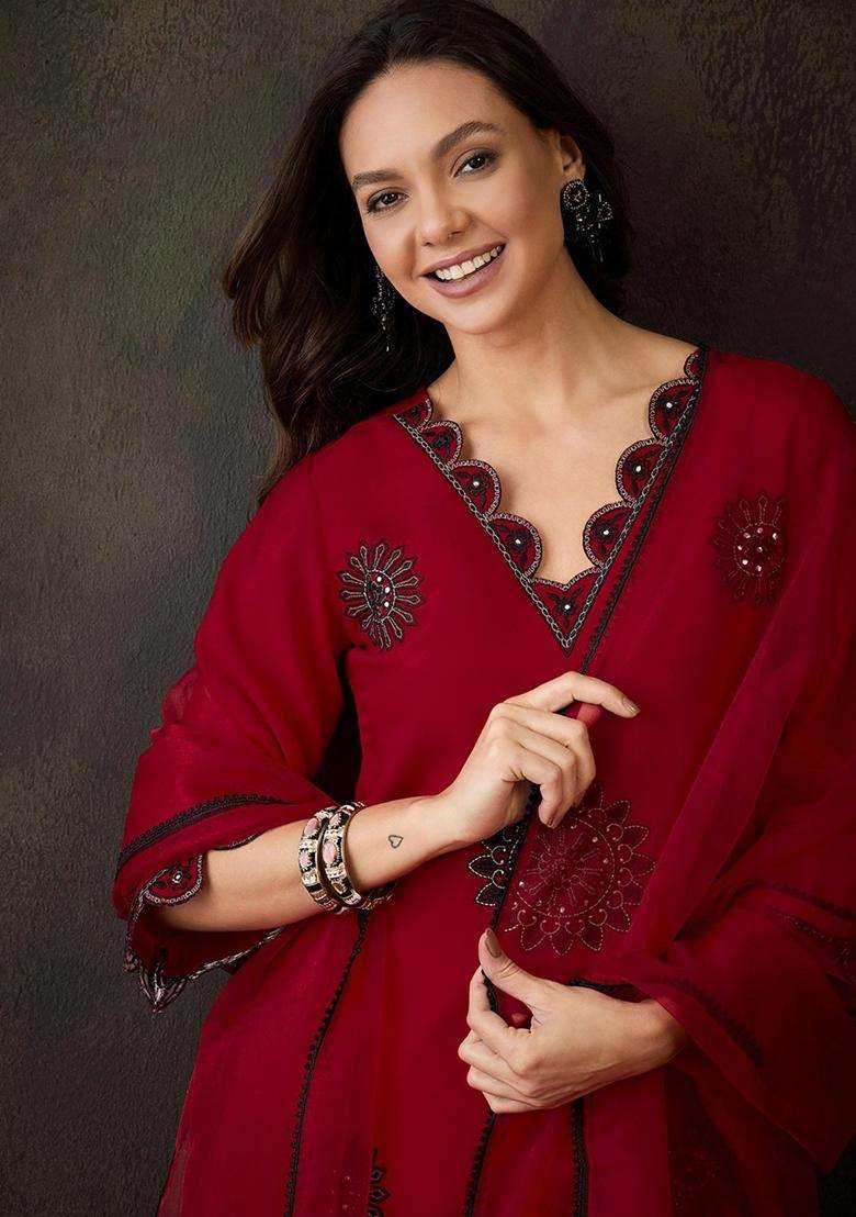 Red Embroidery Silk Blend Kurta Set - Indya