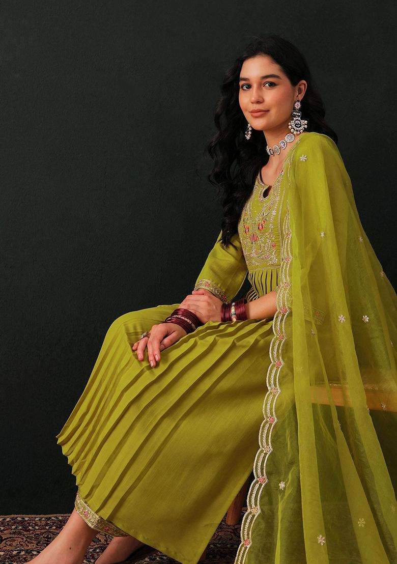 Green Embroidery Silk Blend Kurta Set - Indya
