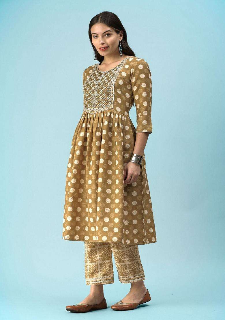 Green Embroidery Cotton Kurta Set - Indya