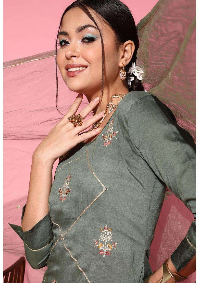 Green Embroidery Cotton Kurta Set - Indya