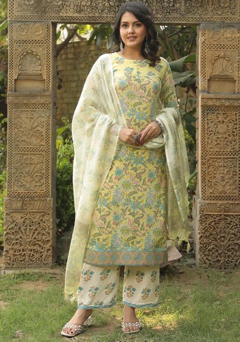 Green Floral Rayon Kurta Set — view on Indya