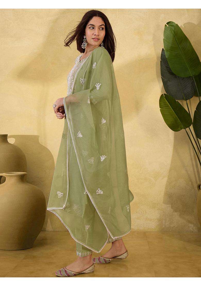 Green Embroidery Silk Blend Kurta Set - Indya