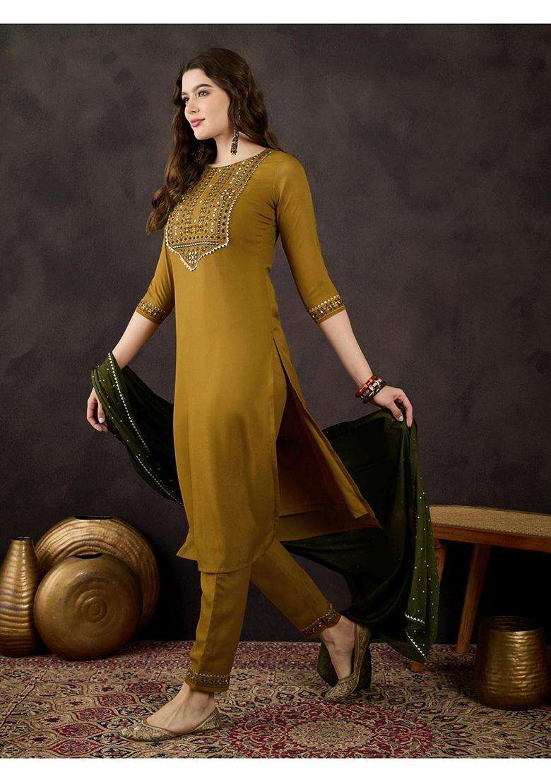 Green Embroidery Georgette Kurta Set - Indya