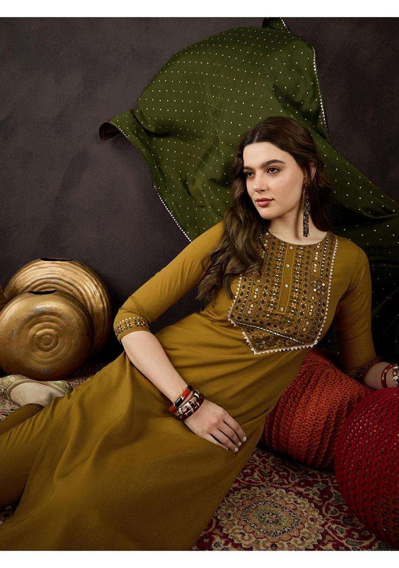 Green Embroidery Georgette Kurta Set - Indya