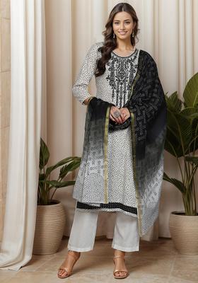 Off White Embroidery Cotton Kurta Set