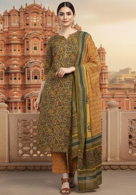 Green Floral Print Cotton Kurta Set — view on Indya