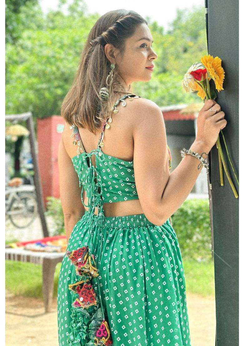 Green Embroidered Georgette Kurta Set - Indya