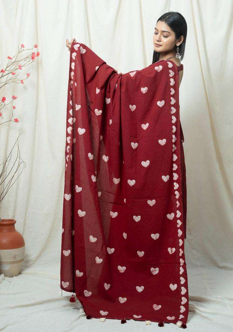 Dilbara Maroon Hearts Batik Printed Saree without Blouse for Women Casual Wear - Indya
