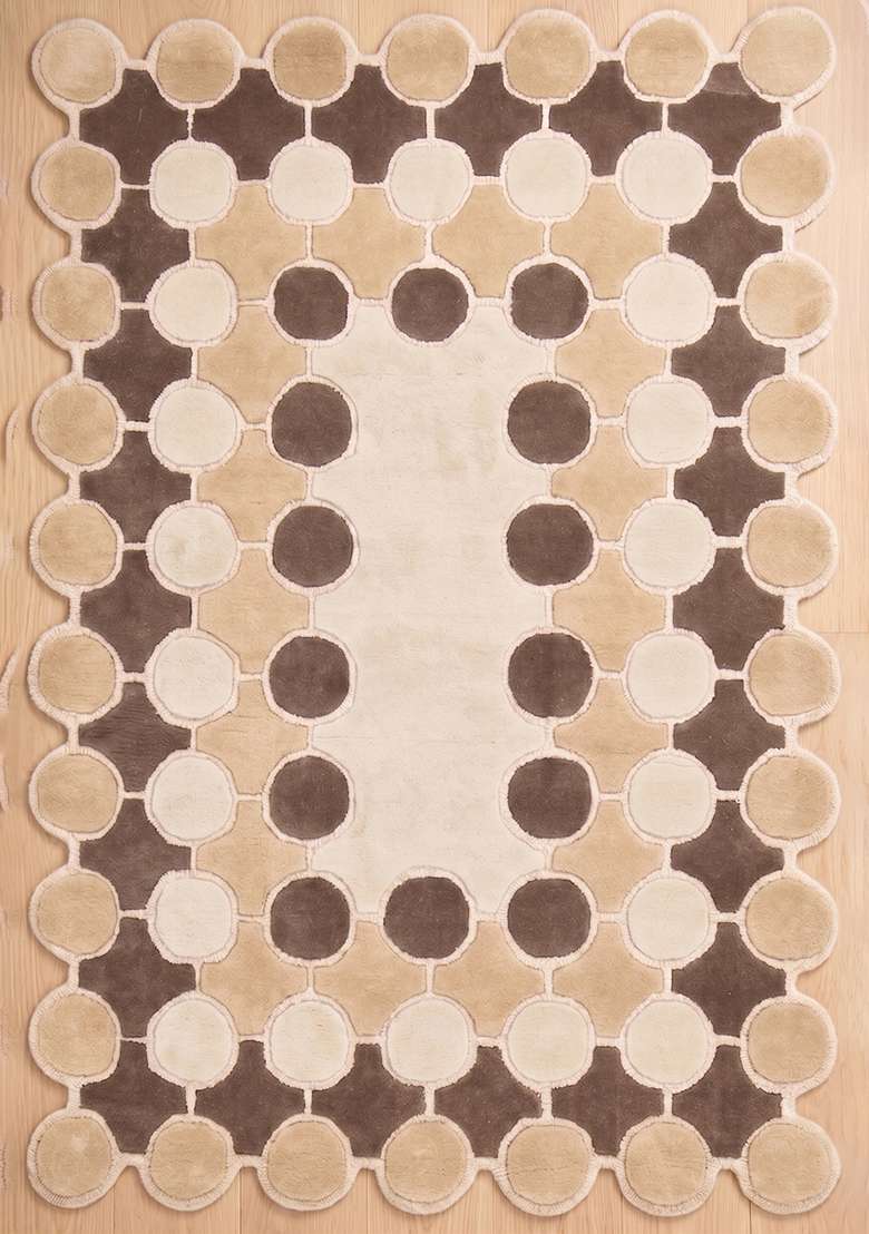 Saffron Rugs Ivory Mid Century Modern Polka Dot Hand Tufted Wool Scalloped Rug - Indya