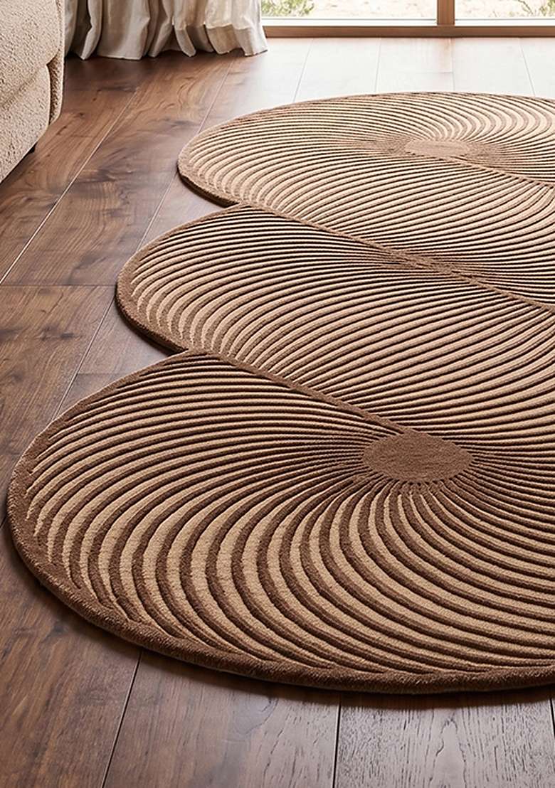 Saffron Rugs Warm Camel Mid Century Modern Swirl Hand Tufted Wool Oblong Rug - Indya