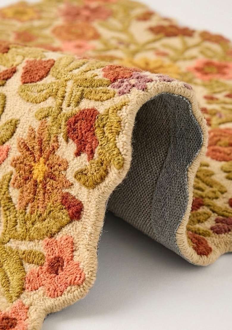 Saffron Rugs Hand-Tufted 100% Wool Area Rug | Rust Orange Scalloped Rug | Cotton Backing | Cottage Floral Home Decor Carpet for Living Room Bedroom - Indya