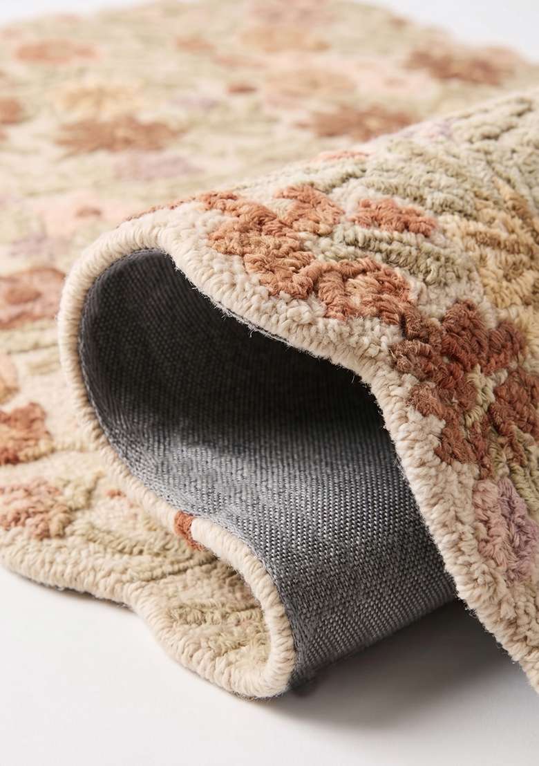 Saffron Rugs Hand-Tufted 100% Wool Area Rug | Celery Green Scalloped Rug | Cotton Backing | Cottage Floral Home Decor Carpet for Living Room Bedroom - Indya