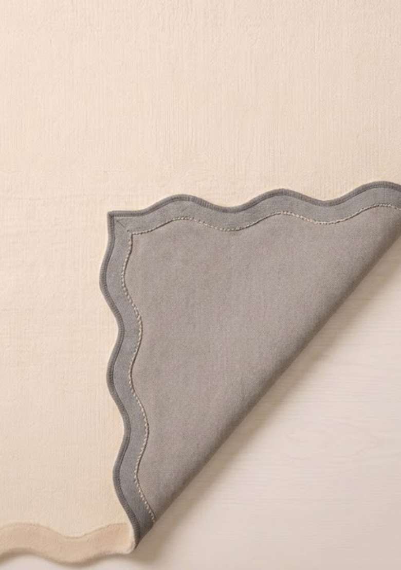 100% Wool Handmade Ivory Beige Rug | Minimalist Solid Scalloped Carpet With Cotton Backing For Living Room - Indya