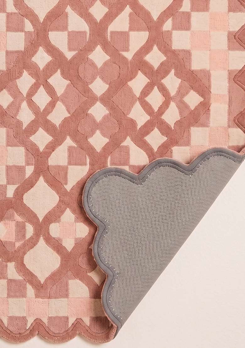 Saffron Rugs Dusty Rose Moroccan Trellis Hand Tufted Wool Scalloped Rug - Indya