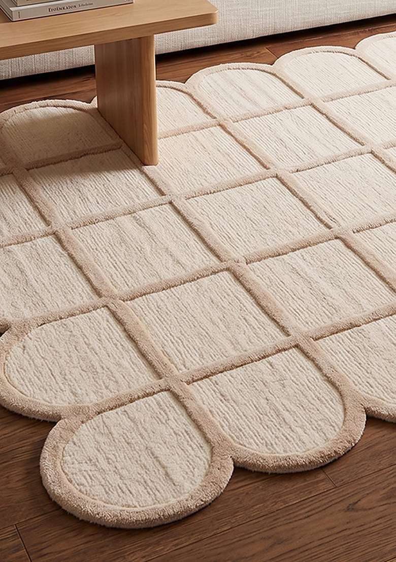 Saffron Rugs Ivory Beige Mid Century Modern Trellis Hand Tufted Wool Scalloped Rug - Indya