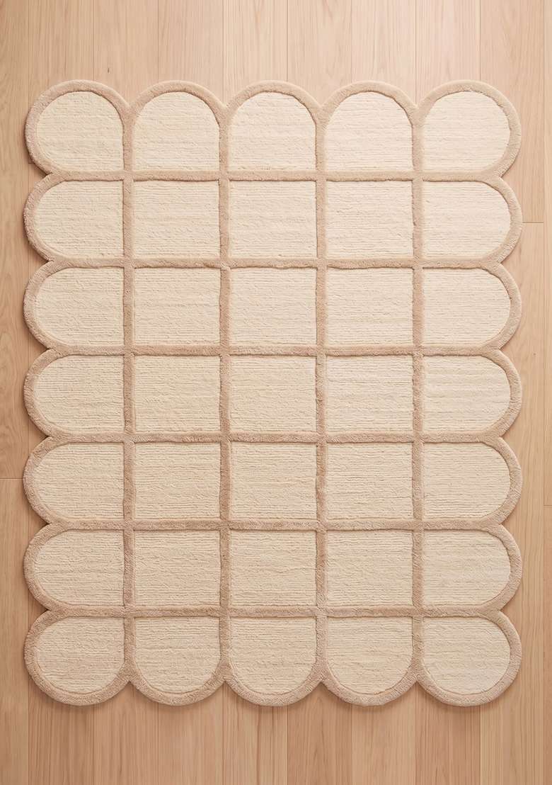 Saffron Rugs Ivory Beige Mid Century Modern Trellis Hand Tufted Wool Scalloped Rug - Indya