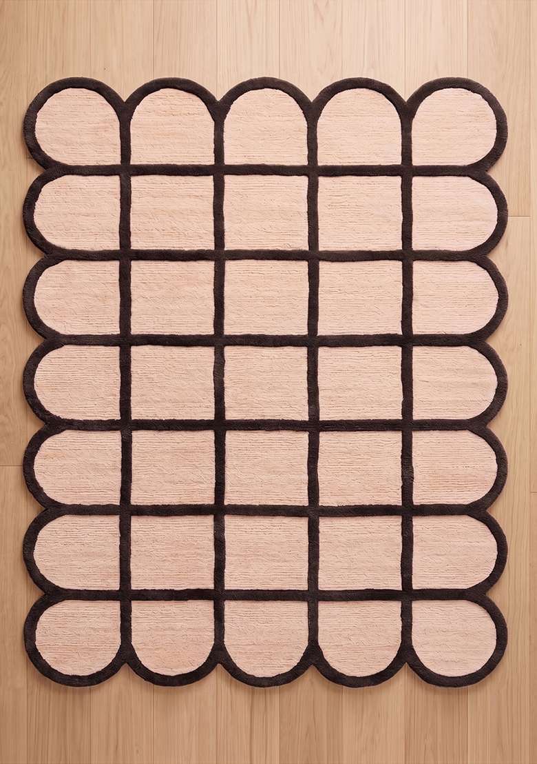 Saffron Rugs Blush Pink Mid Century Modern Trellis Hand Tufted Wool Scalloped Rug - Indya