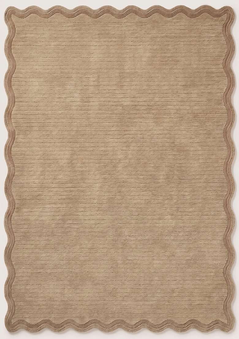100% Wool Handmade Sandy Beige Rug | Contemporary Solid Scalloped Carpet With Cotton Backing For Living Room - Indya