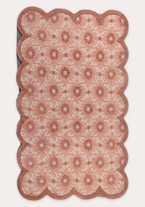 100% Wool Handmade Dusty Pink Rug | Cottage Floral Scalloped Carpet With Cotton Backing For Living Room