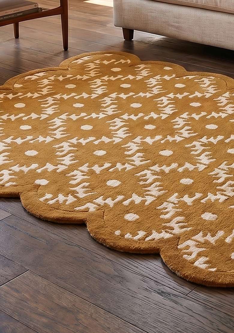 100% Wool Handmade Mustard Yellow Rug | Cottage Floral Scalloped Carpet With Cotton Backing For Living Room - Indya