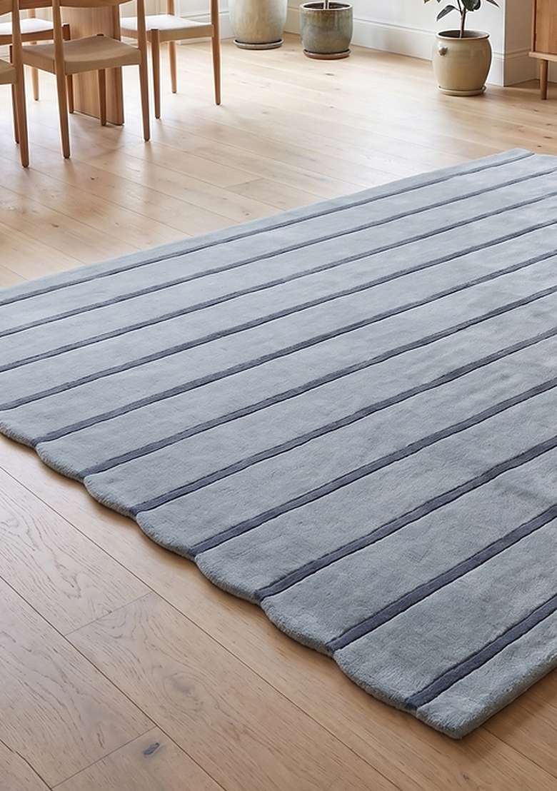 100% Wool Handmade Ice Blue Rug | Contemporary Striped Scalloped Carpet With Cotton Backing For Living Room - Indya