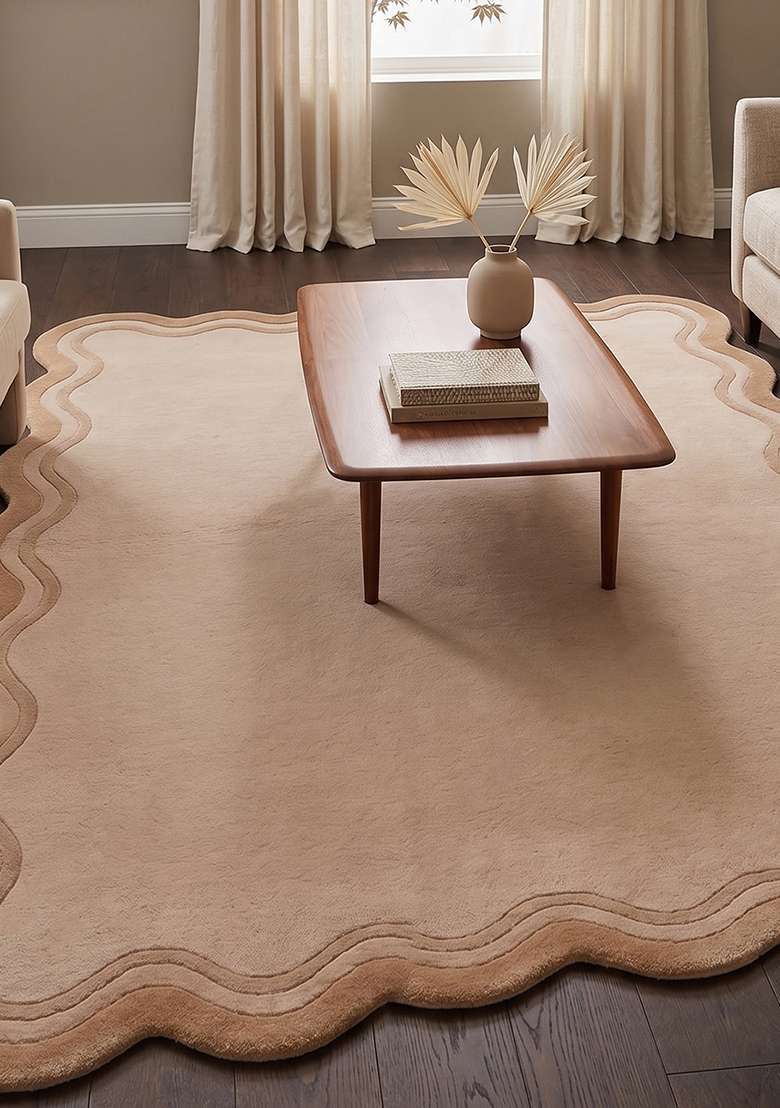 100% Wool Handmade Camel Tan Rug | Contemporary Solid Scalloped Carpet With Cotton Backing For Living Room - Indya
