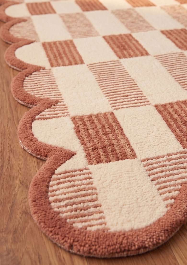Saffron Rugs Hand-Tufted 100% Wool Area Rug | Terracotta Orange Scalloped Rug | Cotton Backing | Contemporary Checkered Home Decor Carpet for Living Room Bedroom - Indya