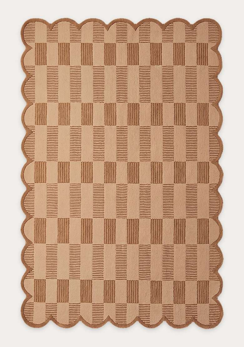 100% Wool Handmade Camel Tan Rug | Contemporary Checkered Scalloped Carpet With Cotton Backing For Living Room - Indya