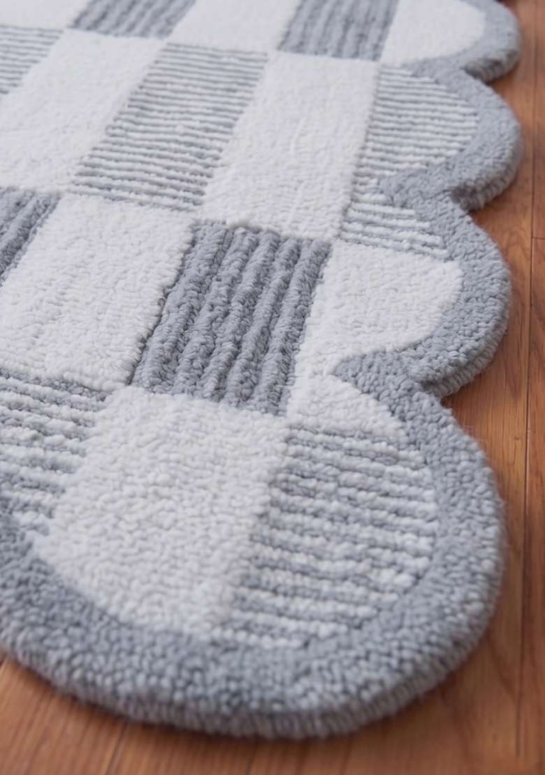 100% Wool Handmade Slate Blue Rug | Contemporary Checkered Scalloped Carpet With Cotton Backing For Living Room - Indya