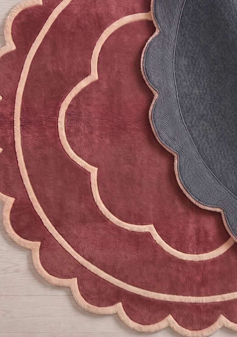 100% Wool Handmade Burgundy Rug | Contemporary Floral Scalloped Carpet With Cotton Backing For Living Room - Indya