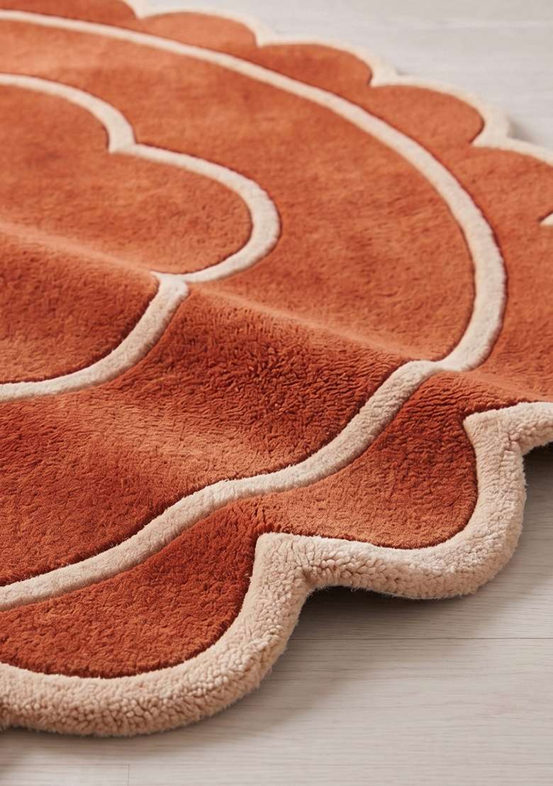 100% Wool Handmade Burnt Orange Rug | Contemporary Floral Scalloped Carpet With Cotton Backing For Living Room - Indya