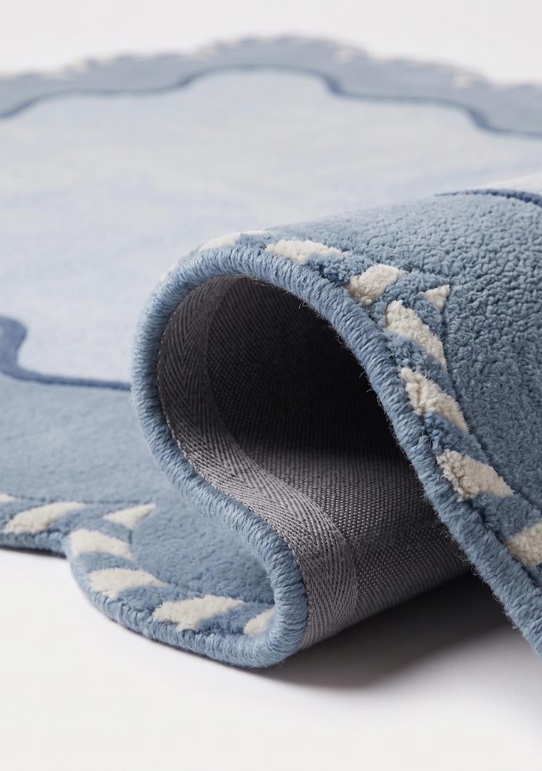 Saffron Rugs Hand Tufted Light Blue Swirls Bohemian Scalloped Wool Area Rug - Indya