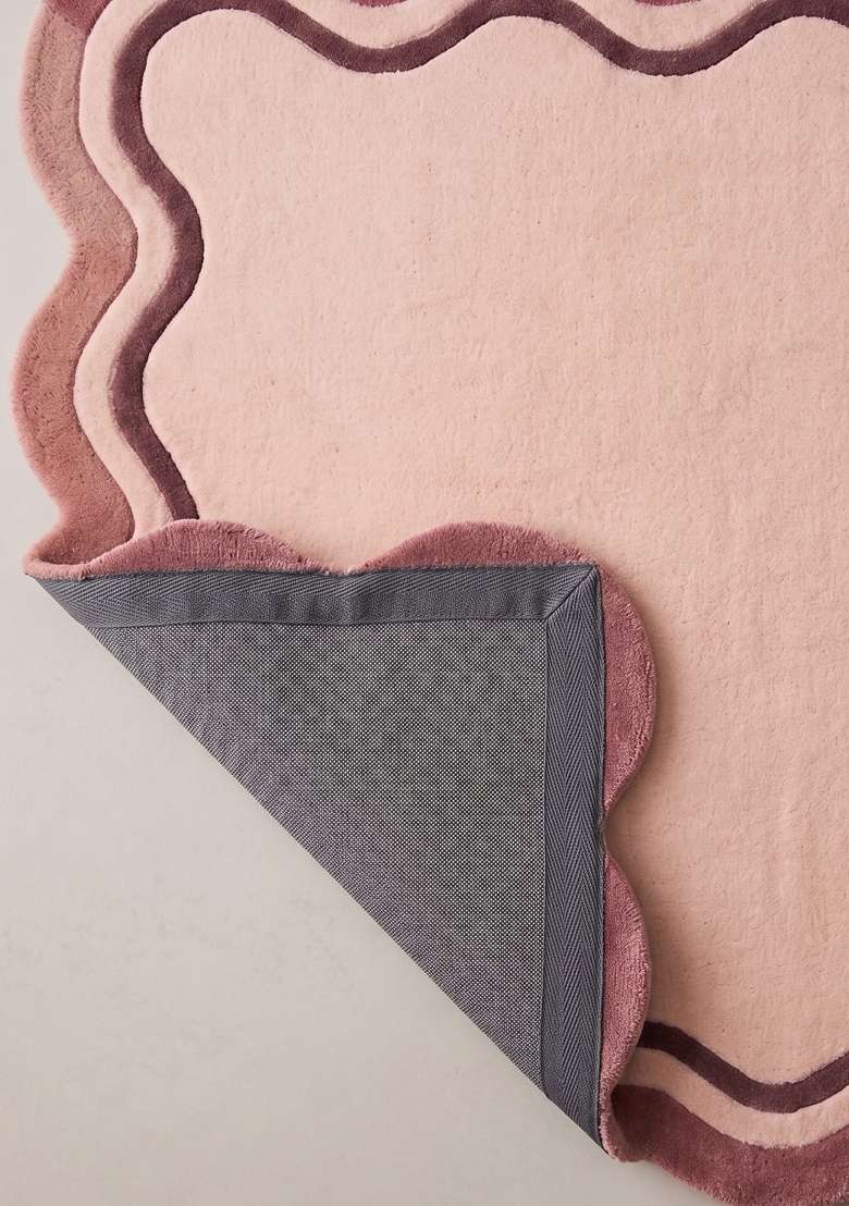 100% Wool Handmade Blush Pink Rug | Retro Striped Scalloped Carpet With Cotton Backing For Living Room - Indya