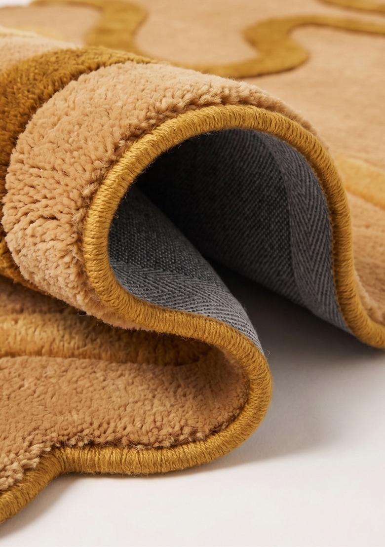Saffron Rugs Hand Tufted Camel Swirls Retro Scalloped Wool Area Rug - Indya