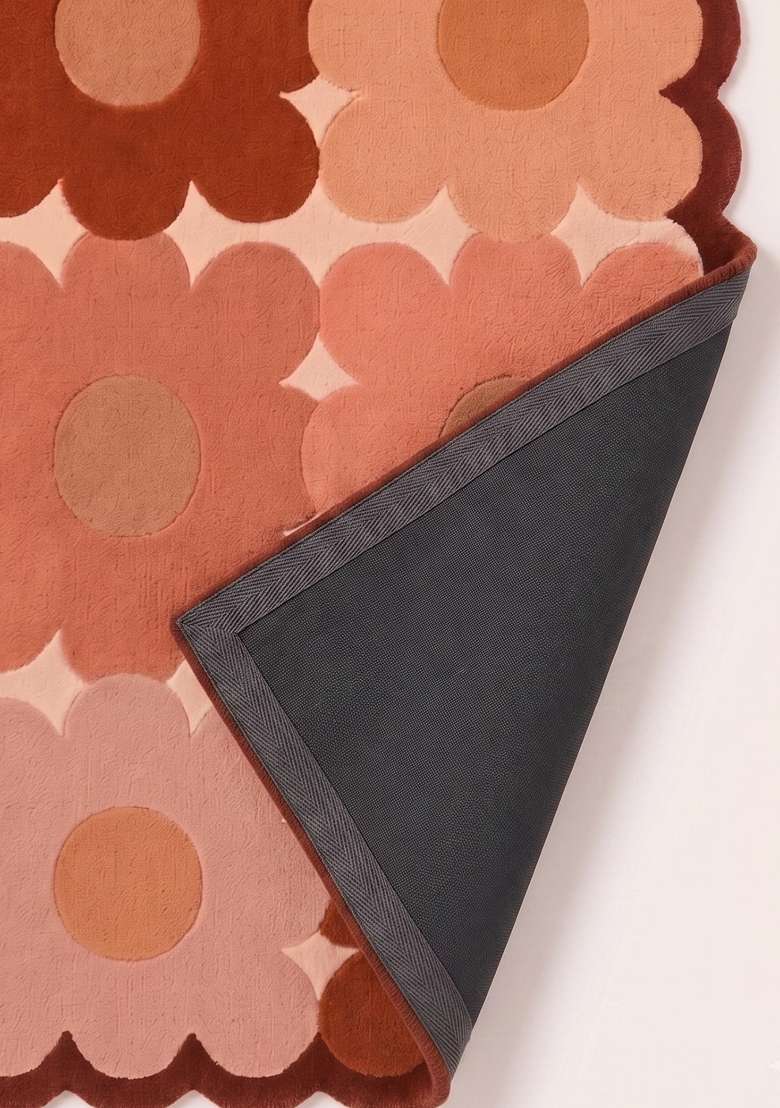 100% Wool Handmade Salmon Pink Rug | Retro Floral Scalloped Carpet With Cotton Backing For Living Room - Indya