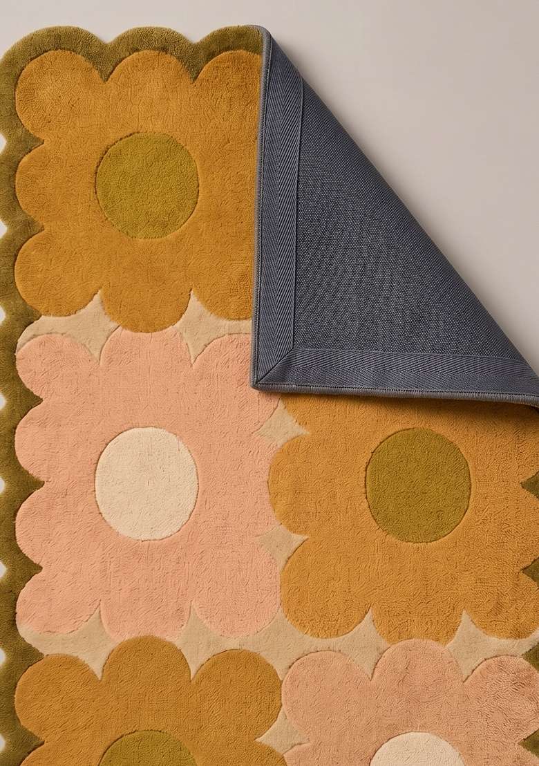 100% Wool Handmade Tan Brown Rug | Retro Floral Scalloped Carpet With Cotton Backing For Living Room - Indya