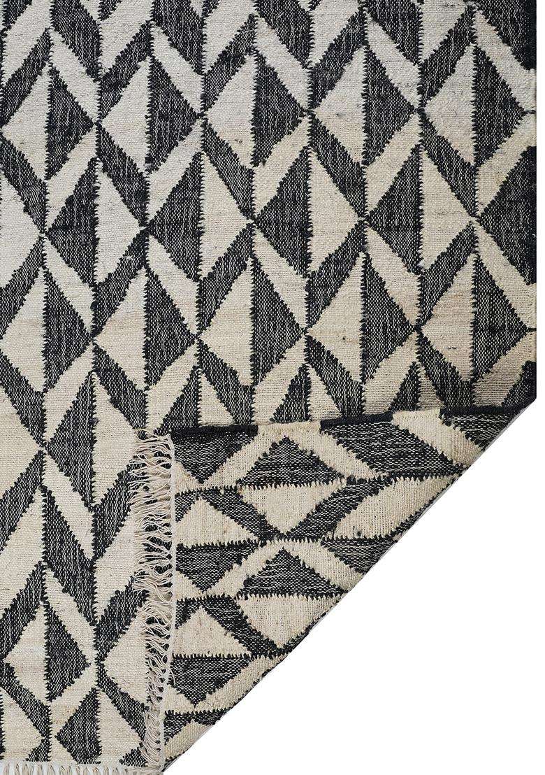 Jute Wool Handmade Black Rug | Modern Geometric Carpet For Living Room - Indya