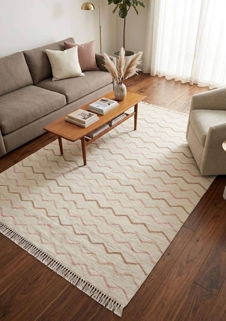 Saffron Rugs Handmade Wool Dhurrie Flat Weave Rectangular Rug – Cream Bohemian Chevron Kilim Style Carpet for Living Room - Indya
