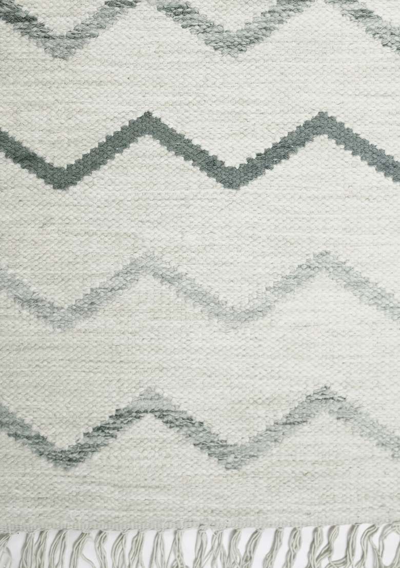 Saffron Rugs Handmade Wool Dhurrie Flat Weave Rectangular Rug – Light Sage Green Boho Chevron Kilim Style Carpet for Living Room - Indya
