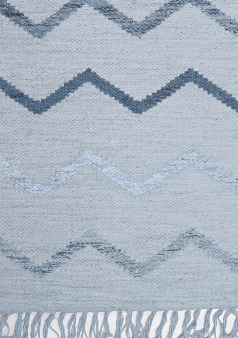 Saffron Rugs Handmade Wool Dhurrie Flat Weave Rectangular Rug – Light Blue Boho Chevron Kilim Style Carpet for Living Room - Indya