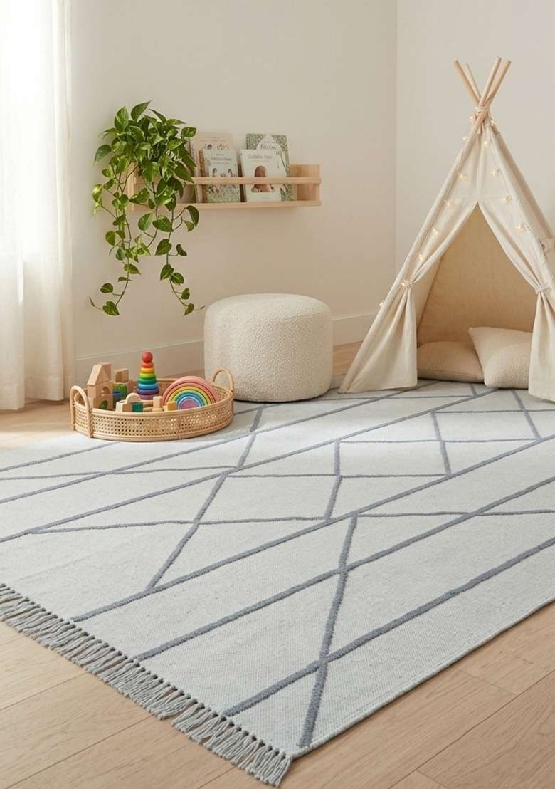 Saffron Rugs Handmade Wool Dhurrie Flat Weave Rectangular Rug – Light Blue Grey Moroccan Geometric Kilim Style Carpet for Living Room - Indya