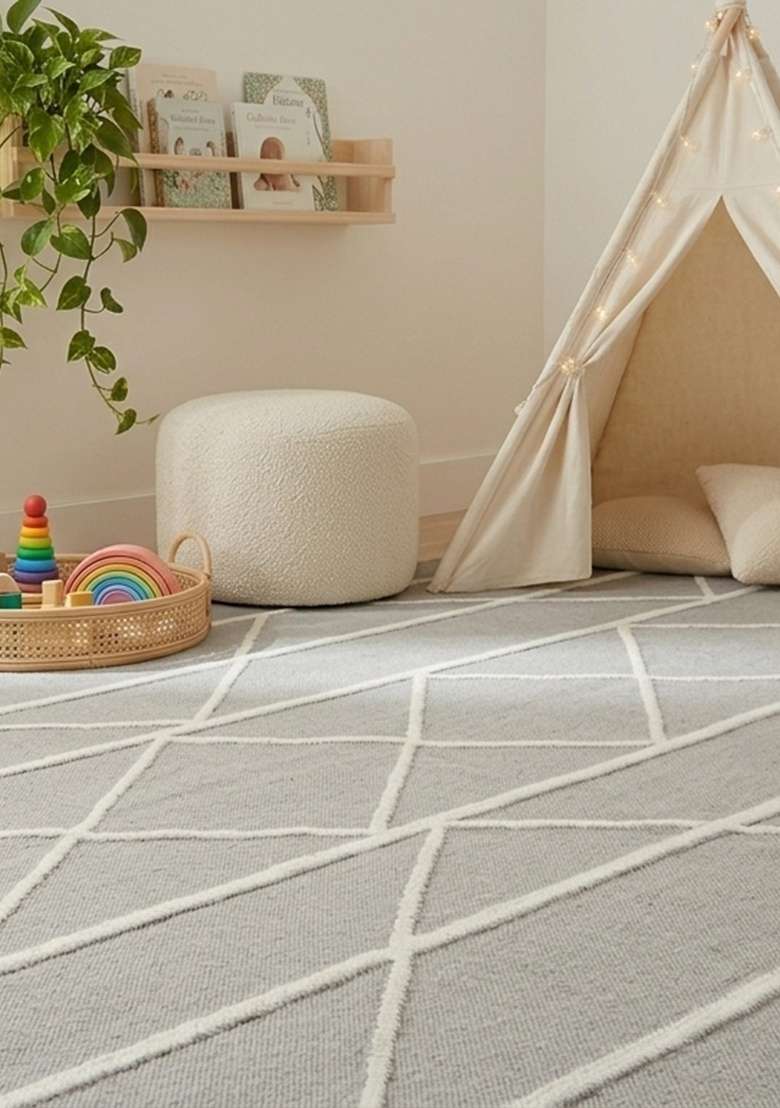 Saffron Rugs Handmade Wool Dhurrie Flat Weave Rectangular Rug – Light Grey Moroccan Geometric Kilim Style Carpet for Living Room - Indya