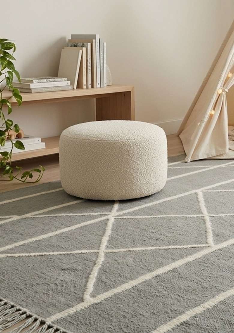 Saffron Rugs Handmade Wool Dhurrie Flat Weave Rectangular Rug – Grey Moroccan Geometric Kilim Style Carpet for Living Room - Indya