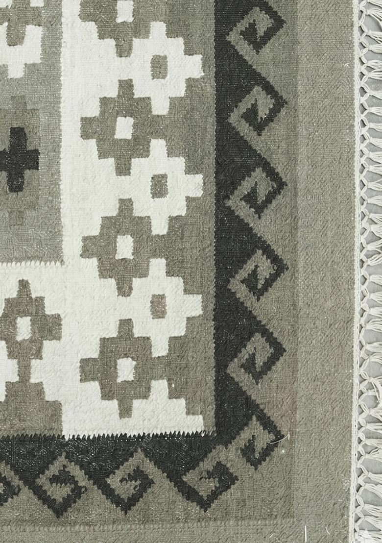 Saffron Rugs Flat Woven Sage Green Geometric Bohemian Rectangular Wool Area Rug - Indya