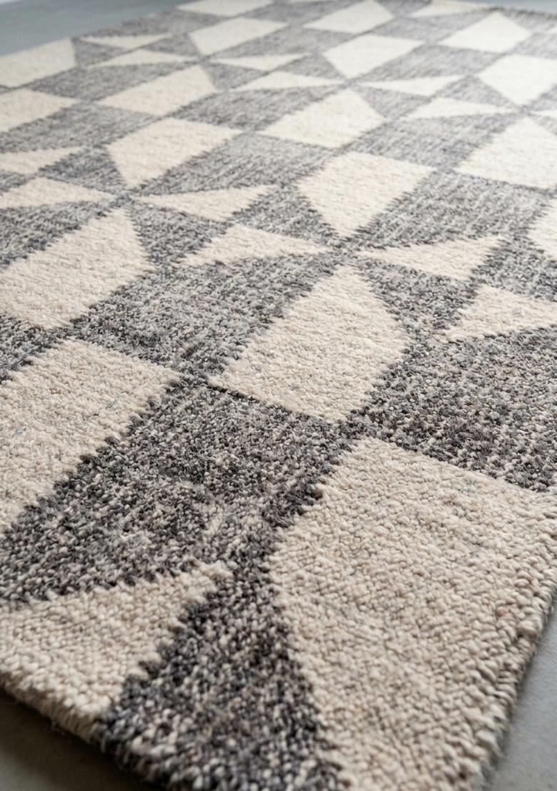 Saffron Rugs Hand Tufted Grey Beige Geometric Contemporary Rectangular Wool Area Rug - Indya