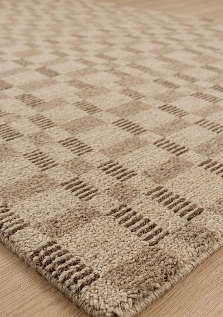 Saffron Rugs Hand Tufted Warm Tan Beige Checkered Contemporary Rectangular Wool Area Rug - Indya